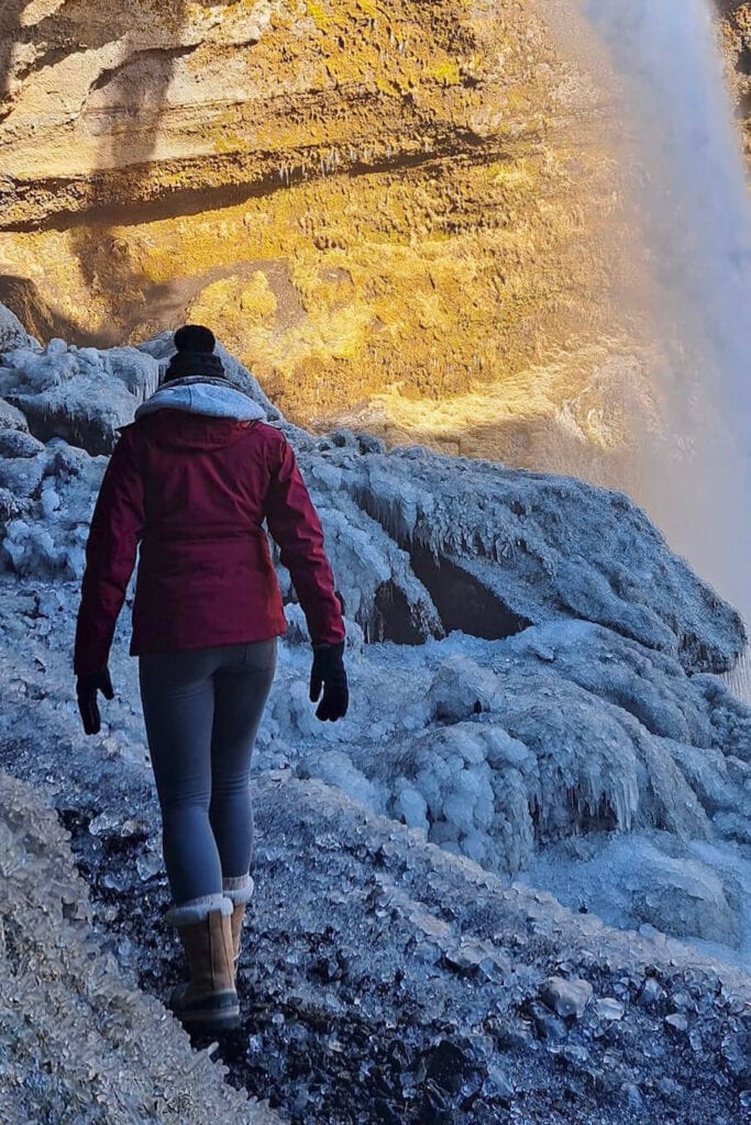 It was very icy behind Kvernufoss
