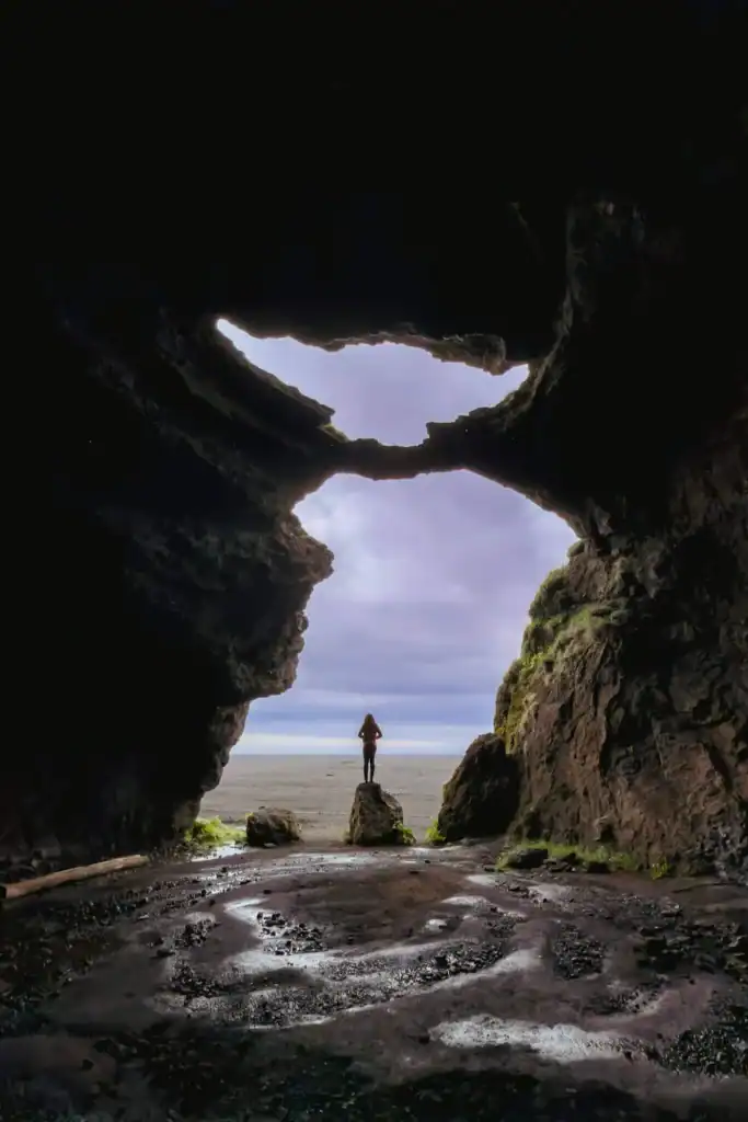 Standing inside Gígjagjá