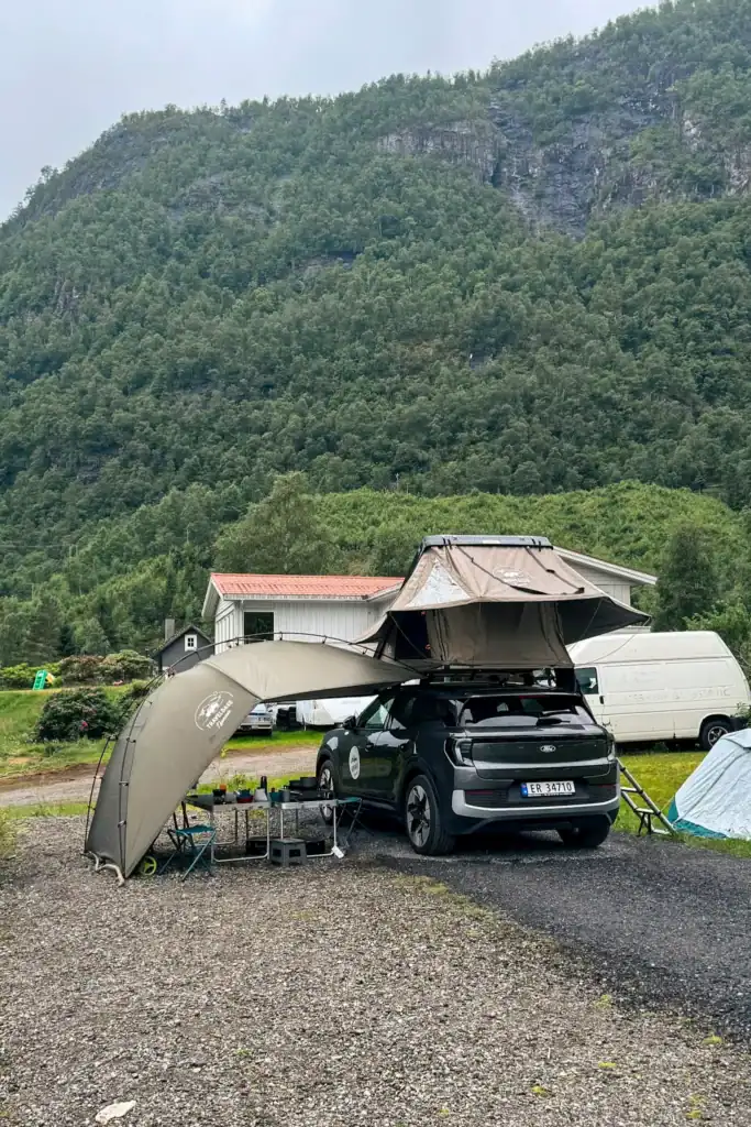 The Norway Nomads roof-tent set up